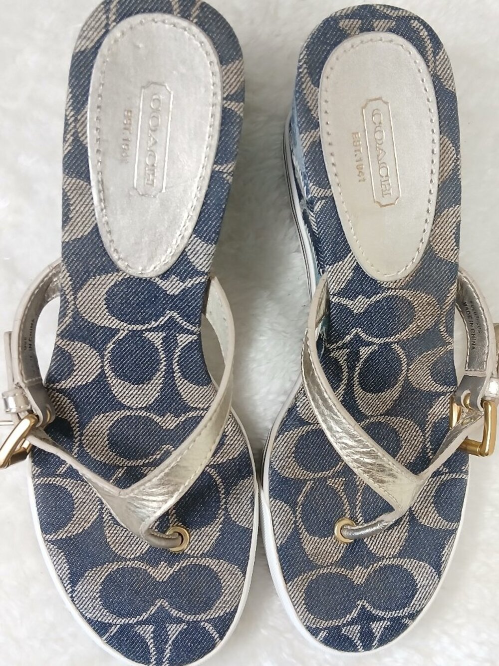 Coach Vintage Pristine Patchwork Signature Canvas Wedge Thong Sandals Size 8.5 - Picture 3 of 14